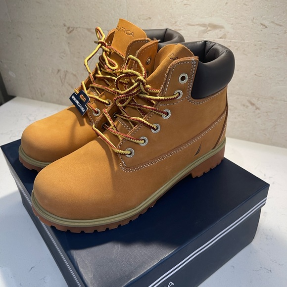 Boys high top Nautica boots size 4. - Picture 5 of 6